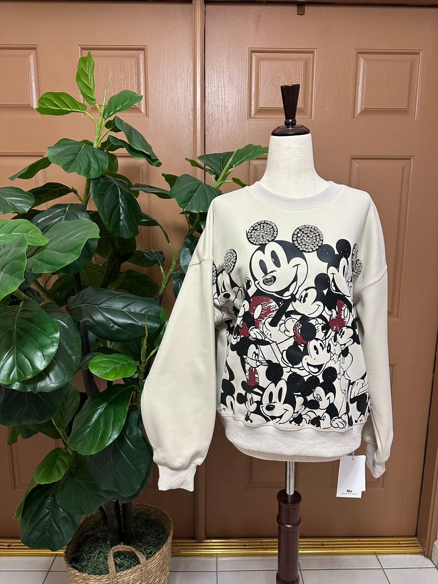 Long sleeve thermal sweater.