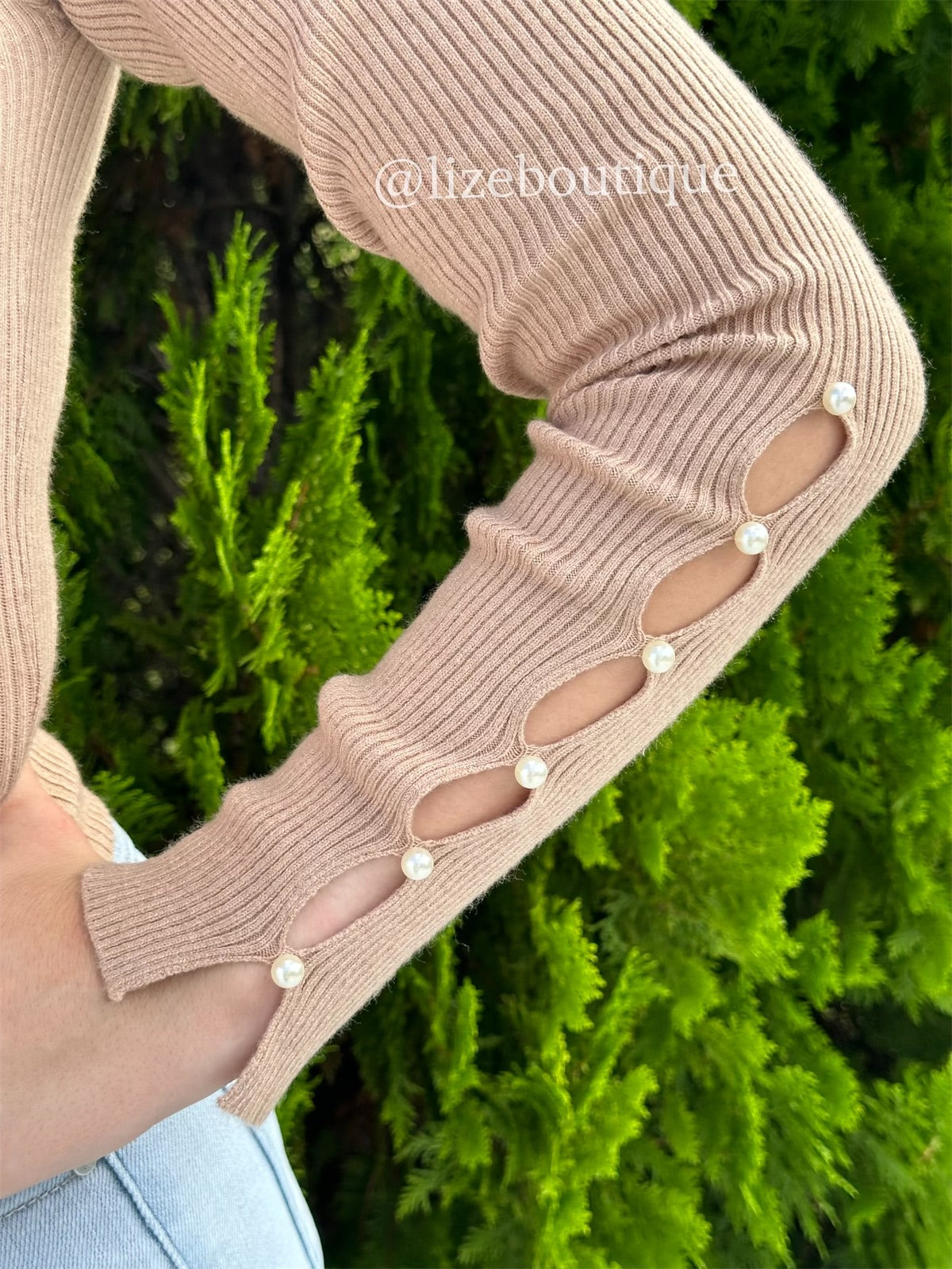 Pearly gated long sleeve turtle neck