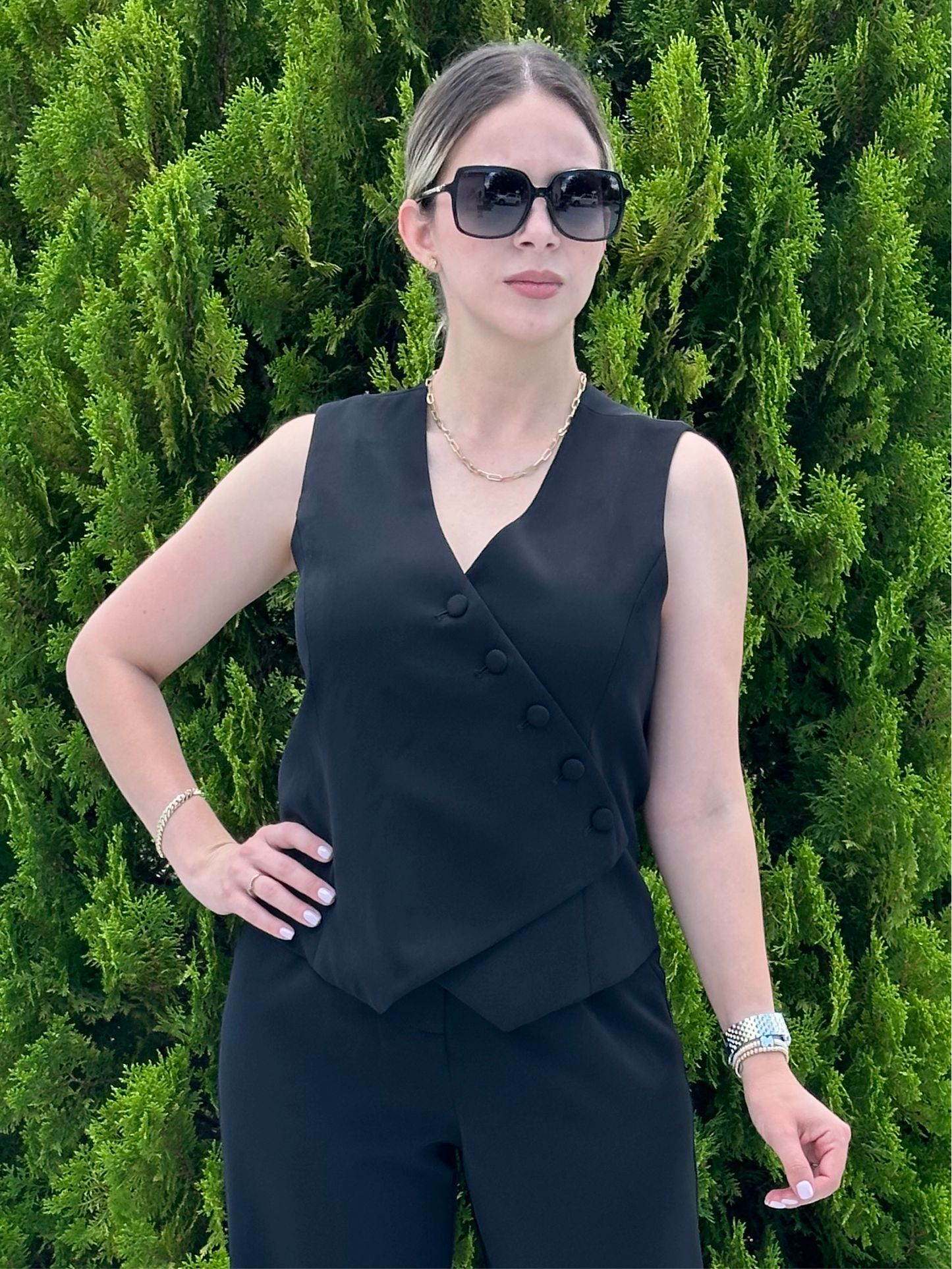 Carolina in black