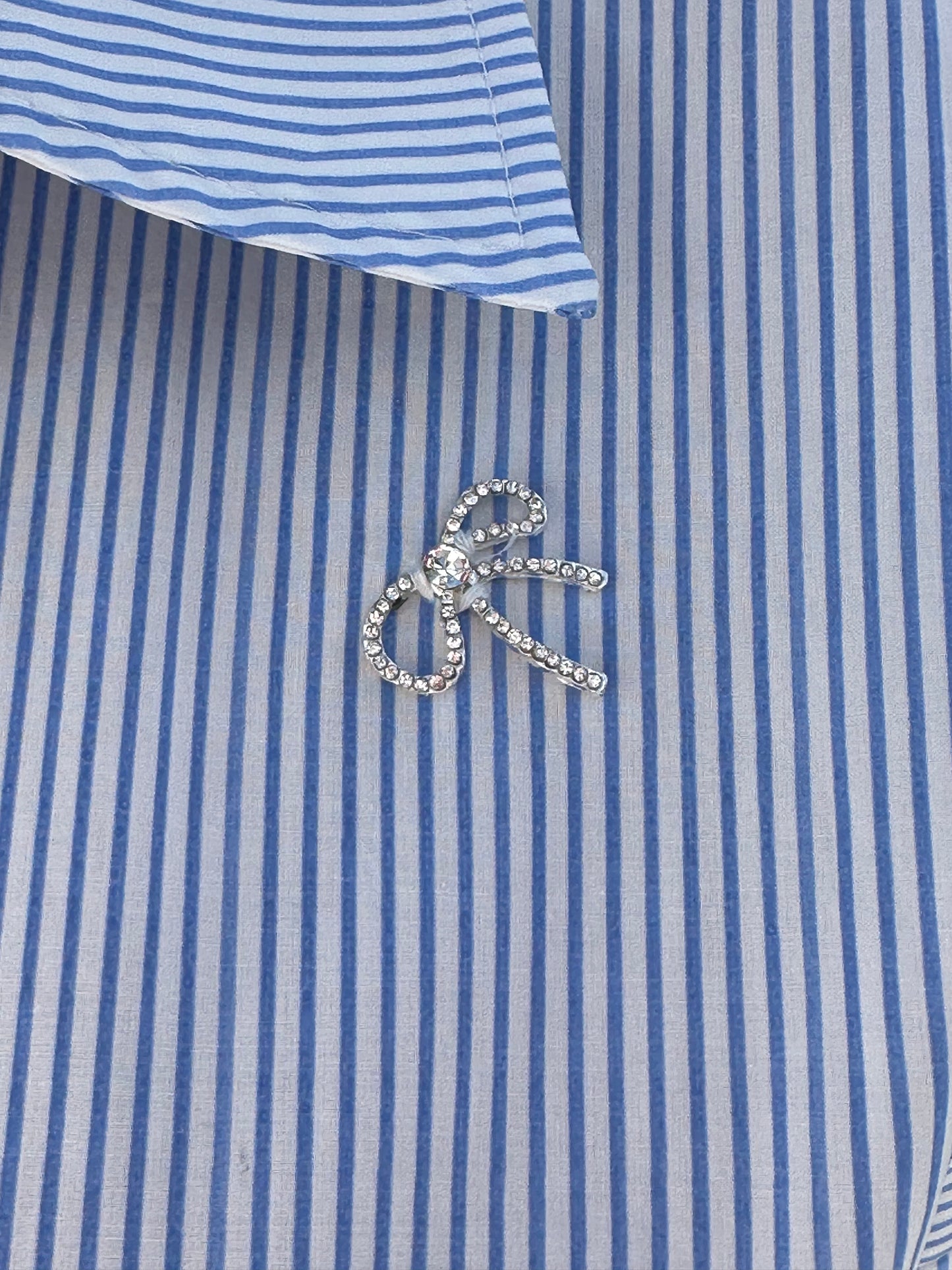 Rhinestones bow stripes shirt