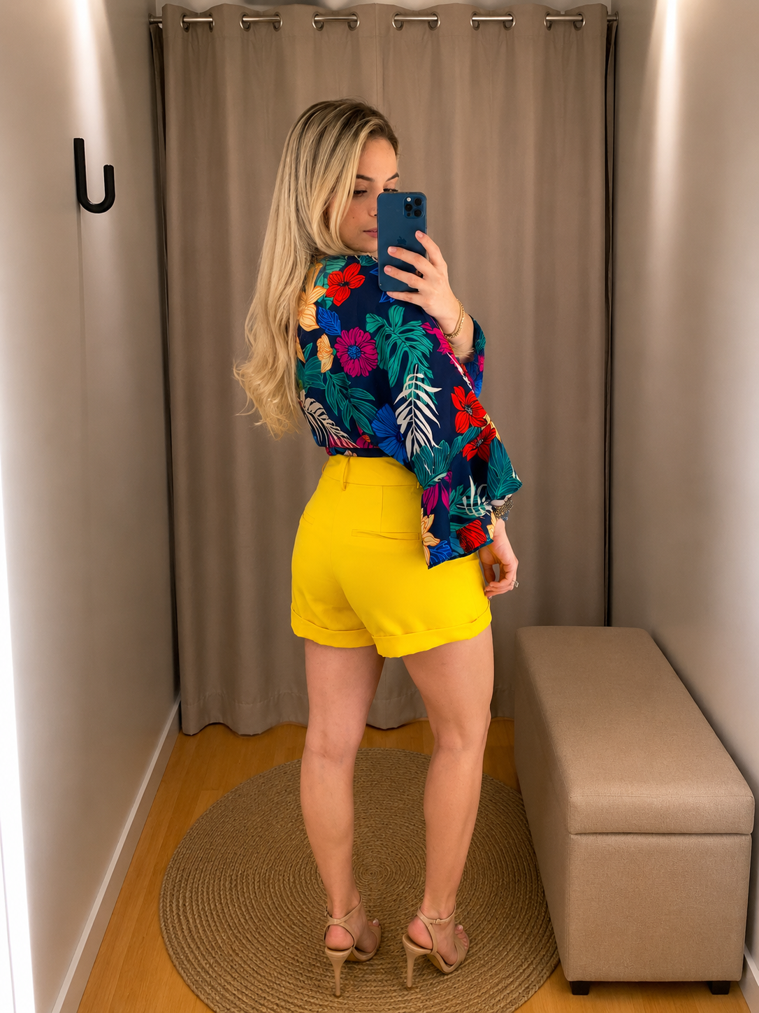 OVI shorts Yellow