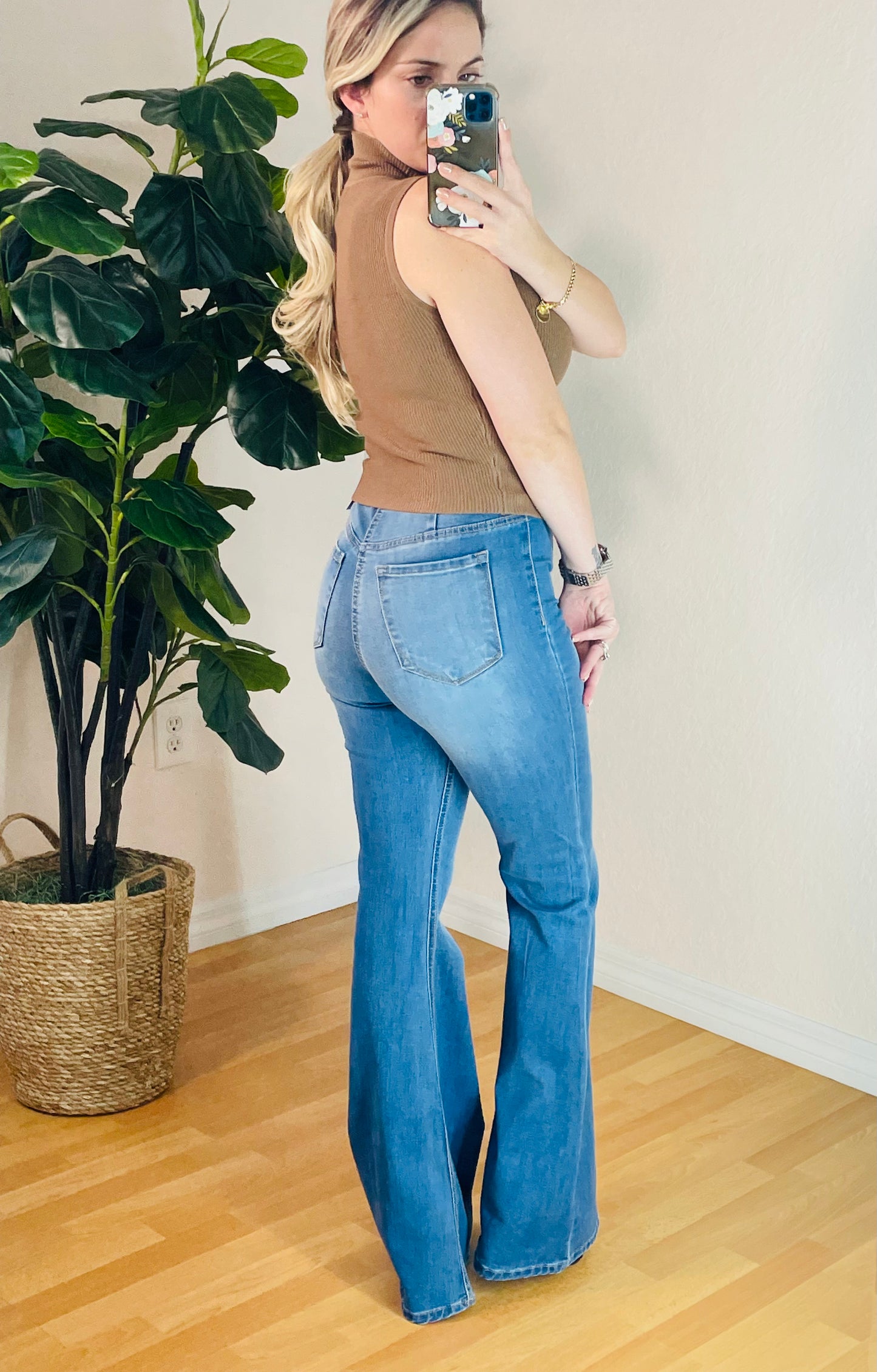 Akavir Basic Top