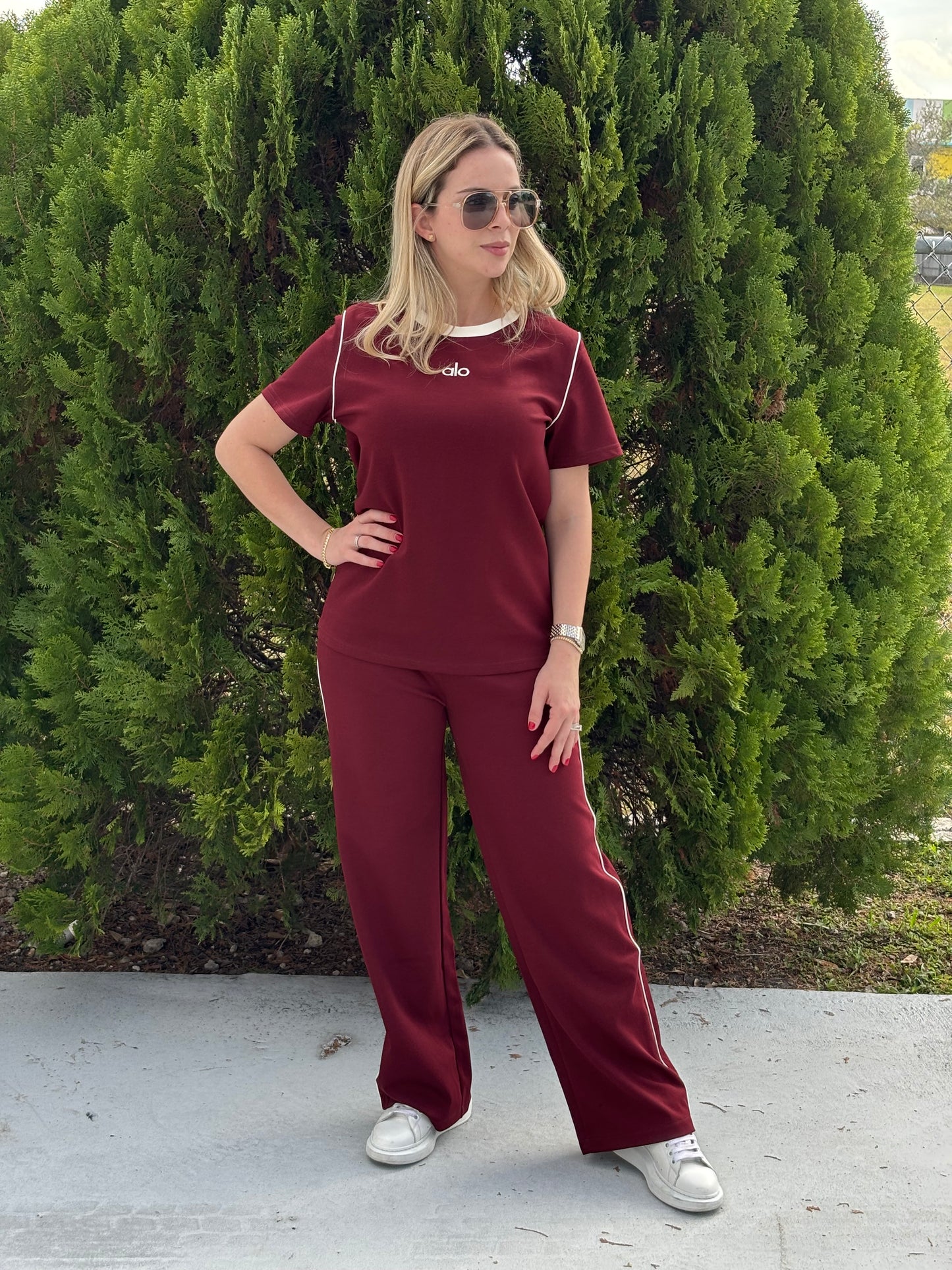 Conjunto deportivo burgundy
