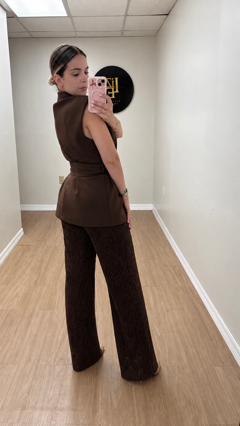 Chocolate lace set