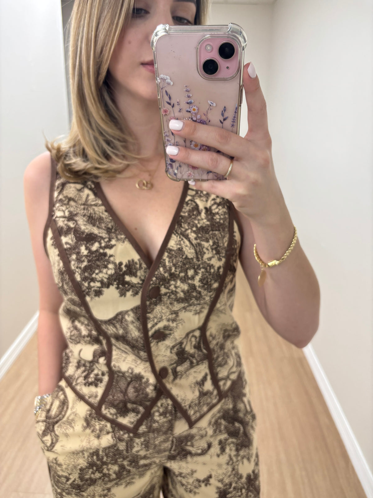 Cristina set Brown