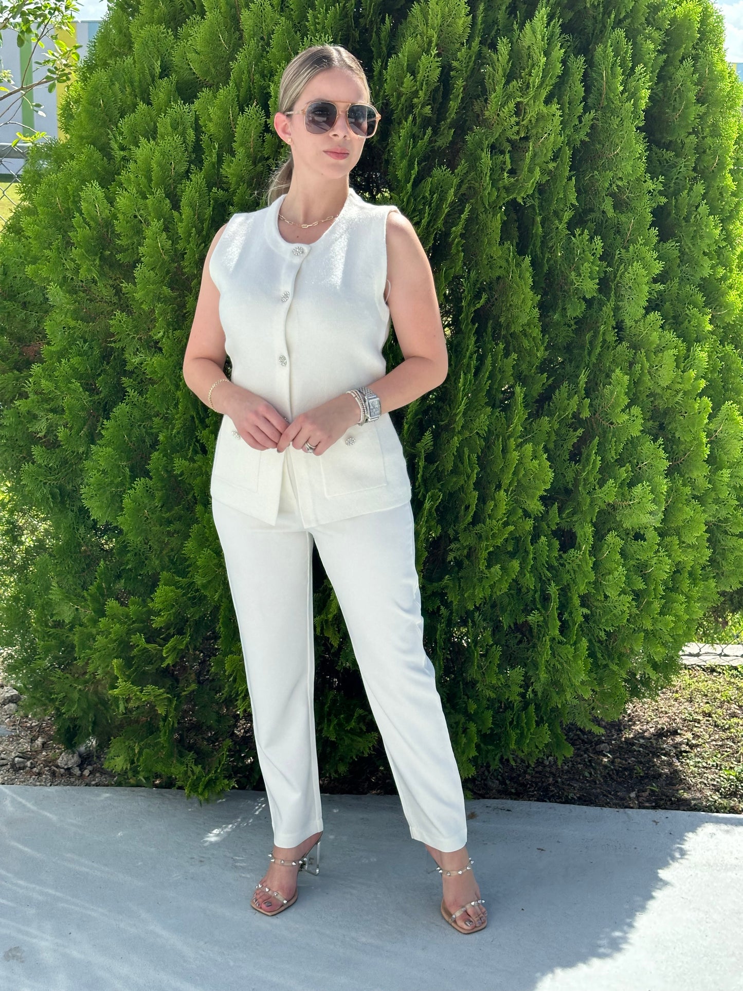 Melania vest