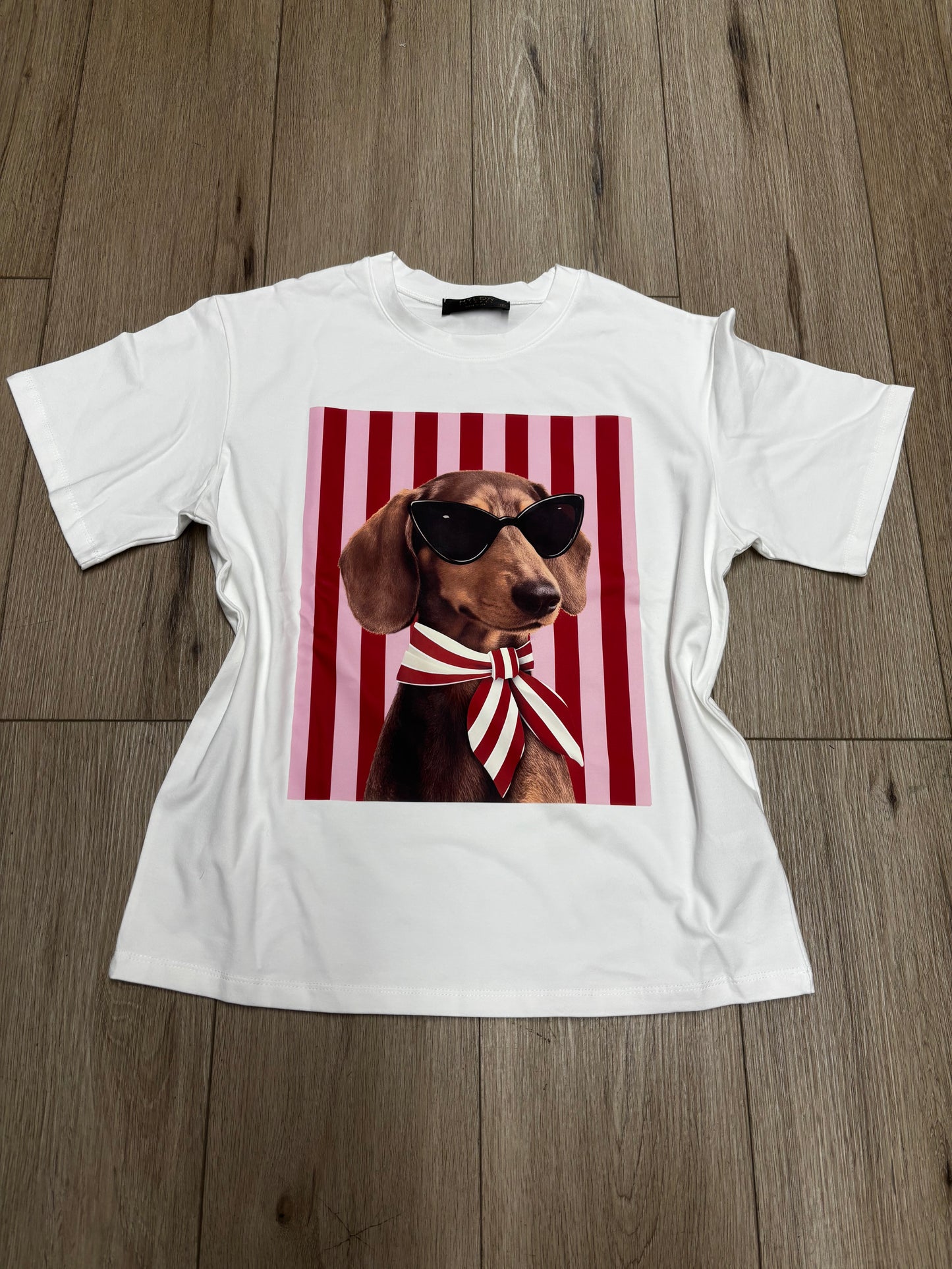Dachshund chic tee
