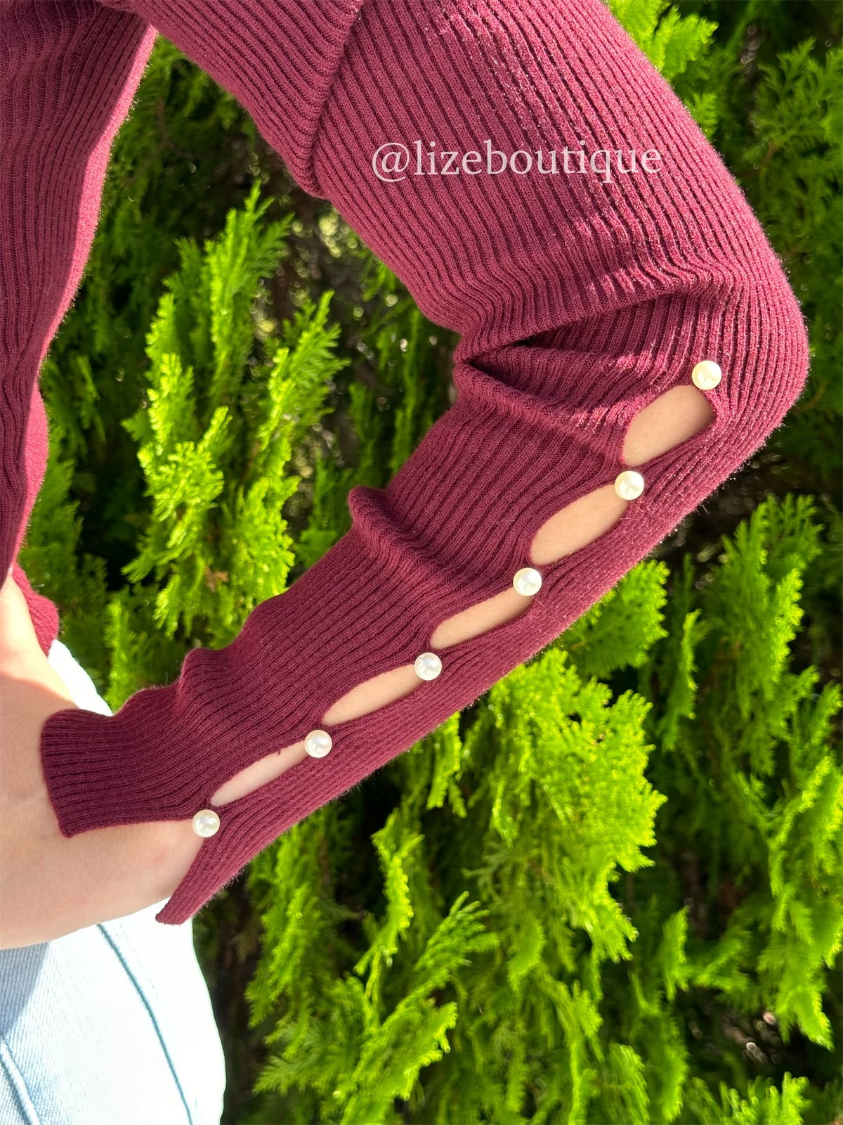 Pearly gated long sleeve turtle neck