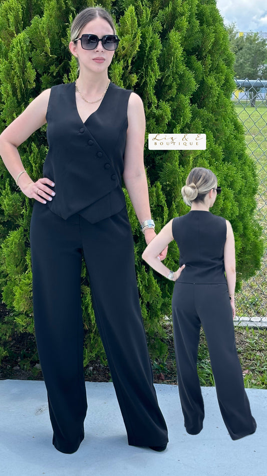 Carolina in black