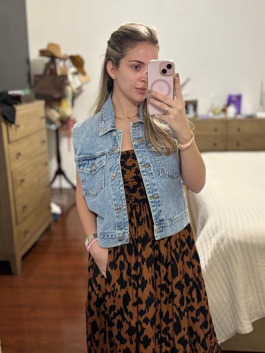 Sleeveless denim jacket