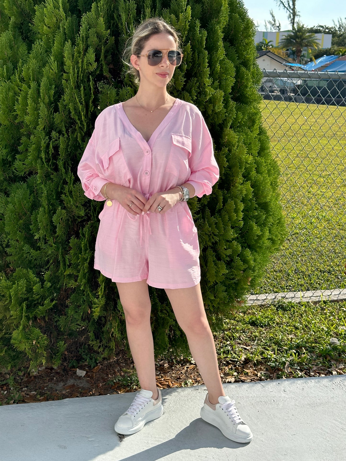 Caroline set
