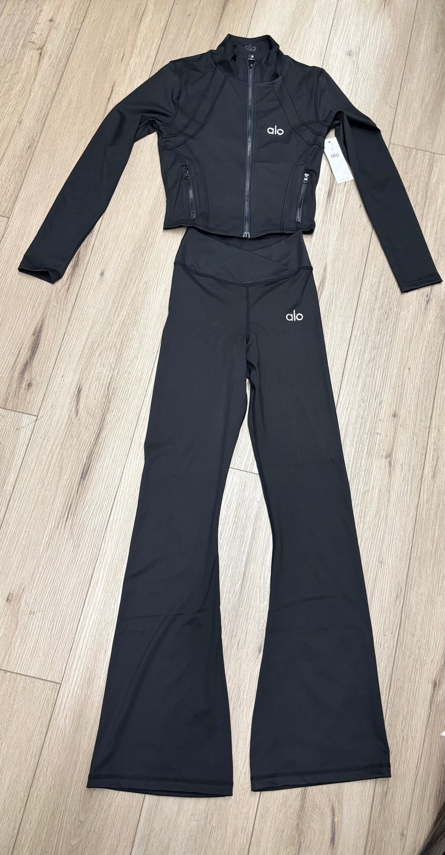Conjunto deportivo ha-lo