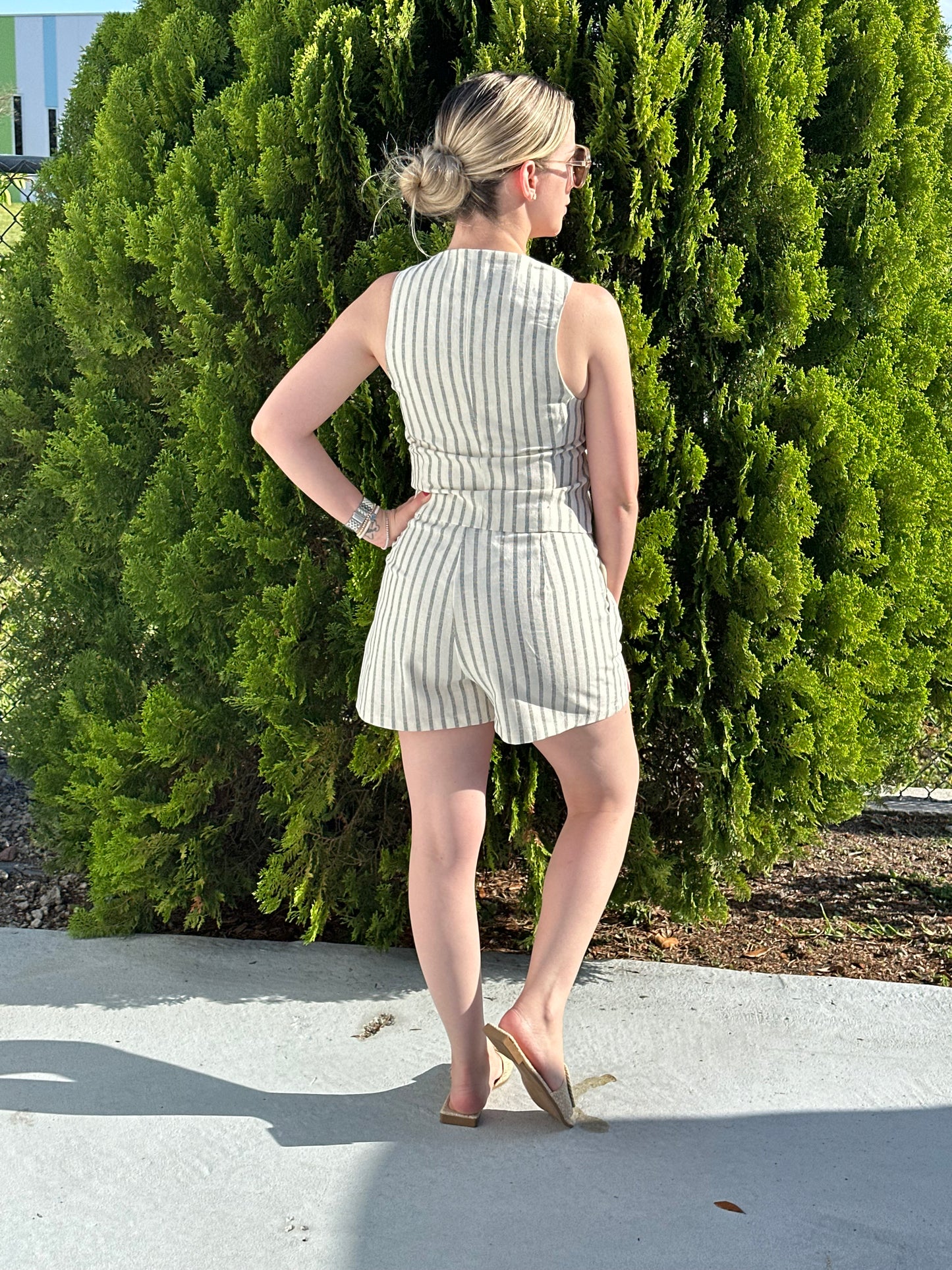 Daniella set