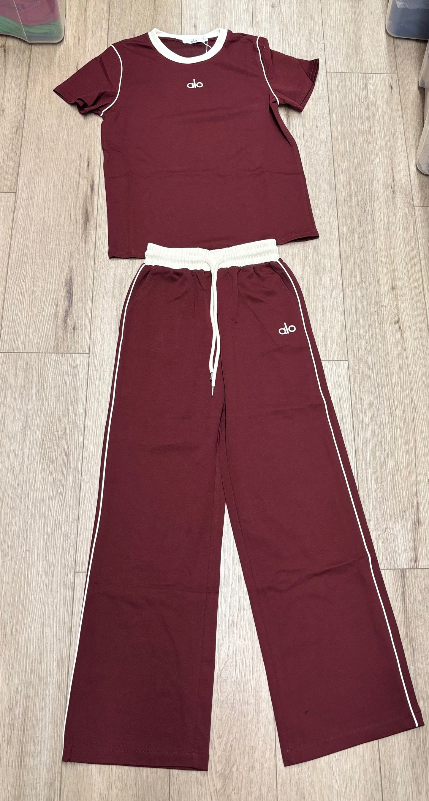 Conjunto deportivo burgundy