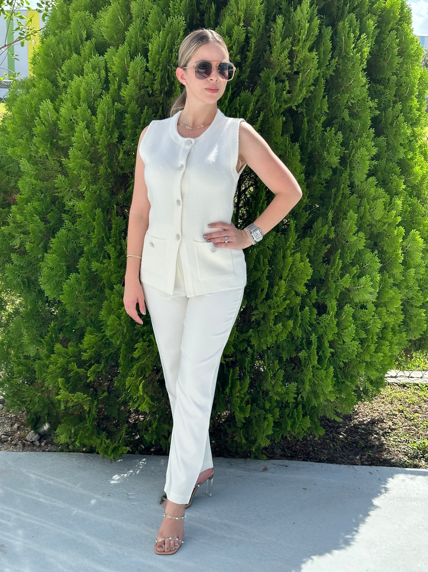 Melania vest