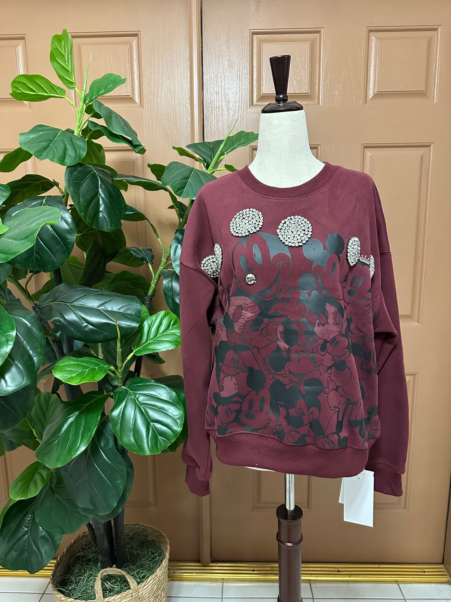 Long sleeve thermal sweater.