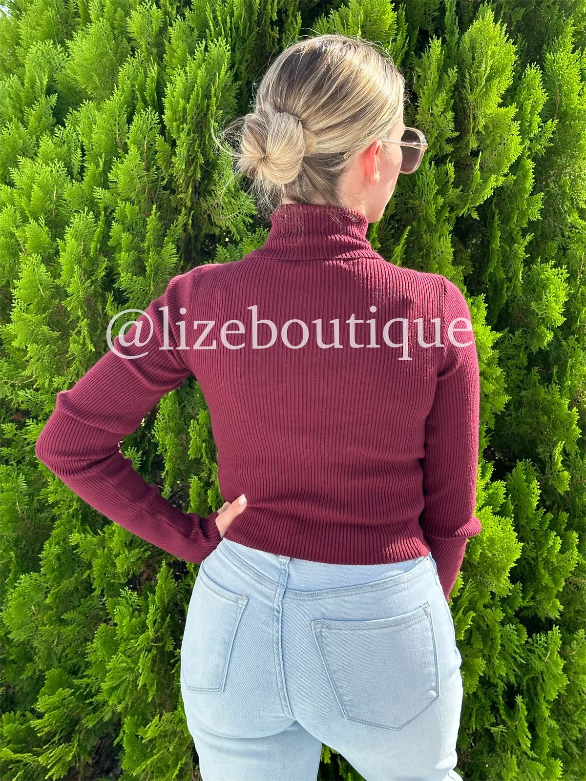 Pearly gated long sleeve turtle neck