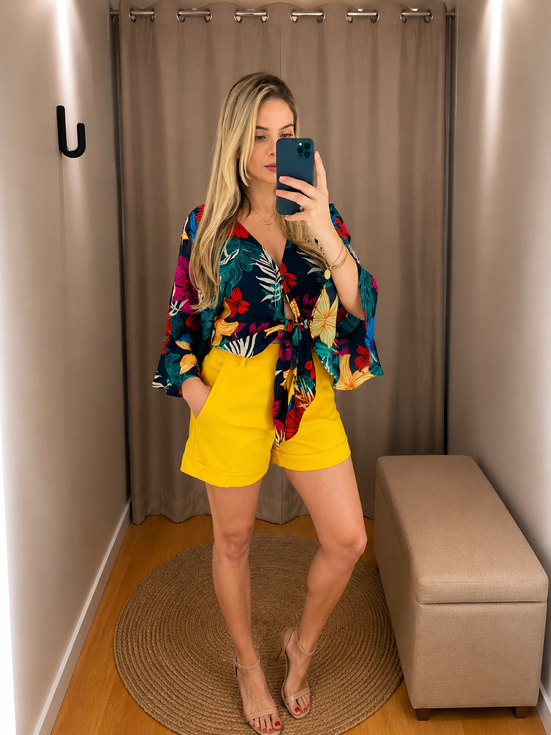 OVI shorts Yellow