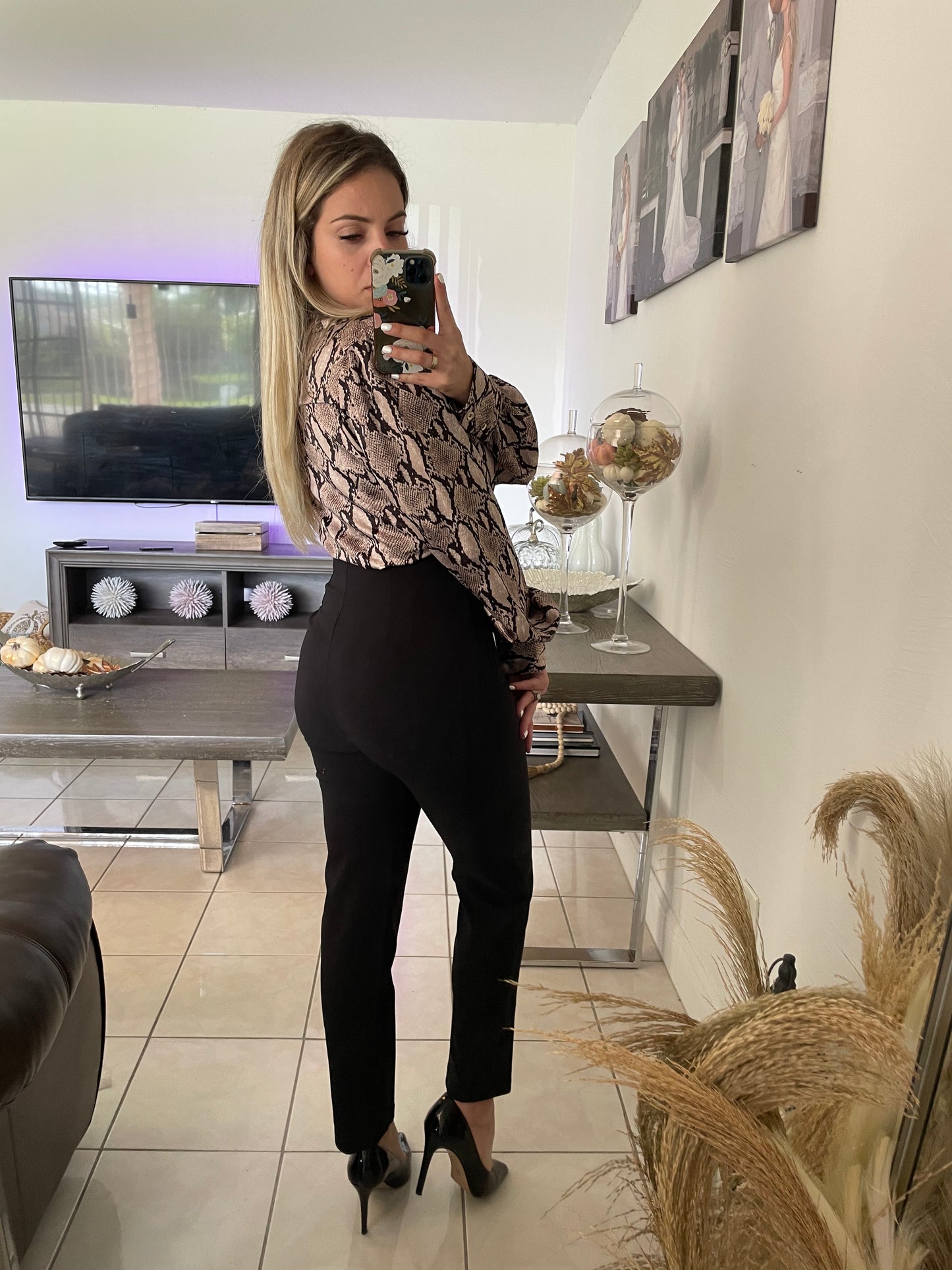 Clarissa black
